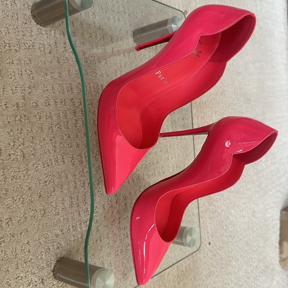 Gorgeous pristine Loubs. To narrow for me - Picture 2 of 6
